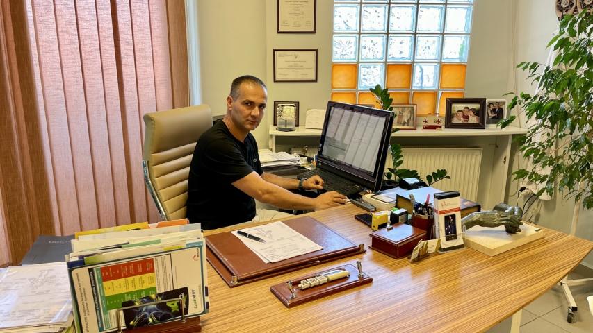 Ο γιατρός στο γραφείο