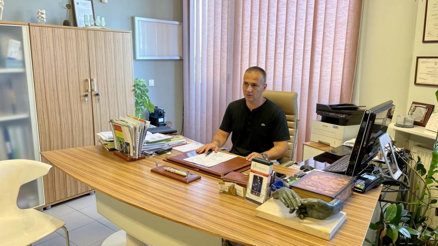 Ο γιατρός στο γραφείο